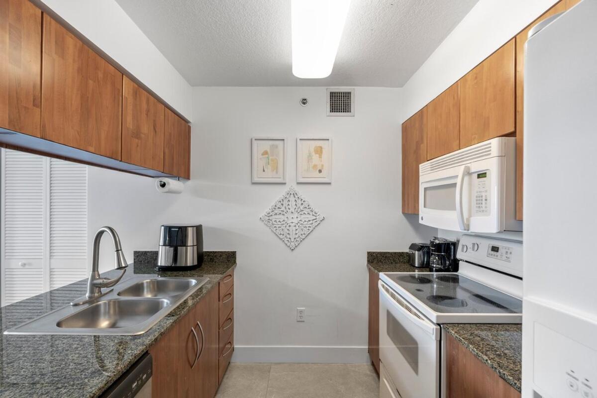 Stunning 3bedroom 34th Floor Brickell Free Parking * Miami