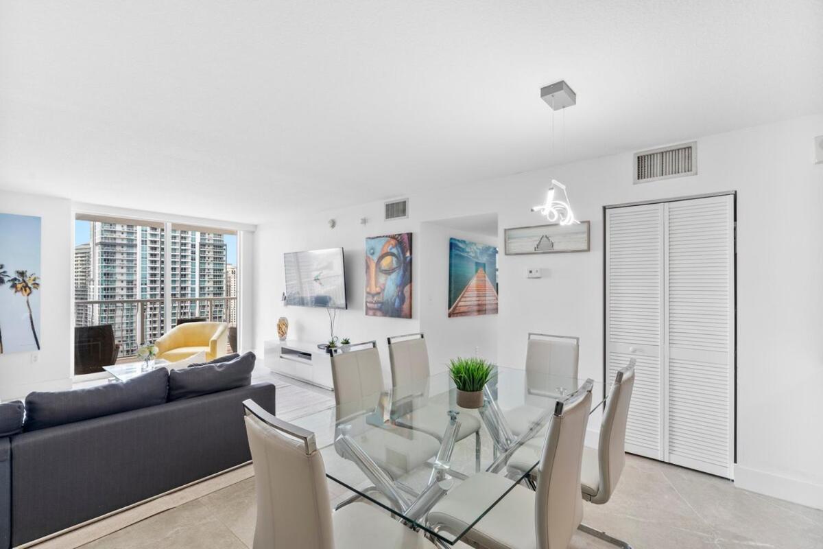 Stunning 3bedroom 34th Floor Brickell Free Parking Apartment Miami